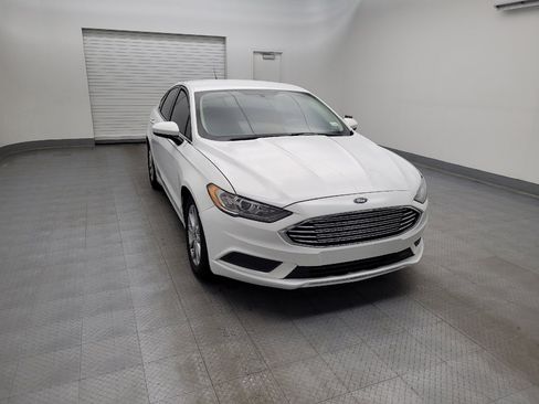 Used 2017 Ford Fusion SE image 14