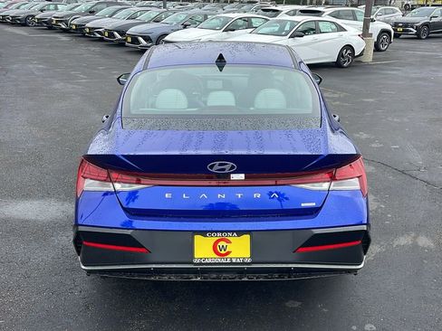 New 2025 Hyundai Elantra Limited image 8