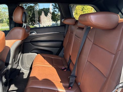 Used 2019 Jeep Grand Cherokee Laredo image 19