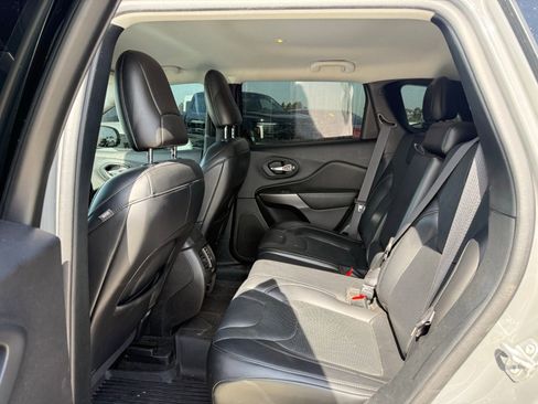 Used 2020 Jeep Cherokee Limited w/ Technology Group image 6