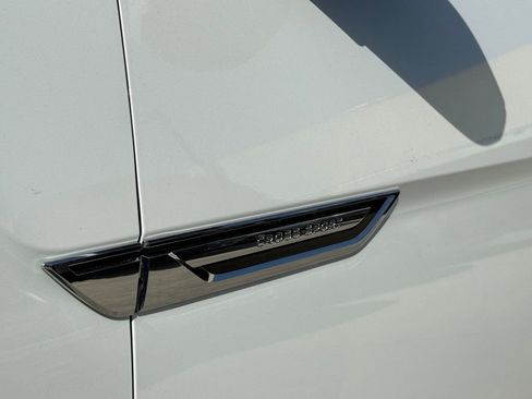 New 2026 Volkswagen Atlas Cross Sport SE FWD image 5