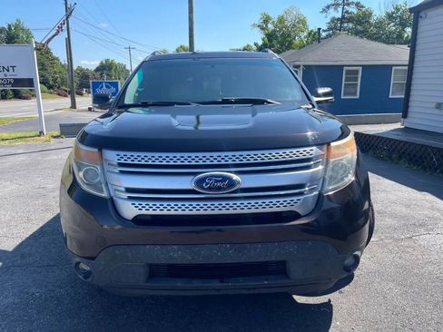 Used 2013 Ford Explorer XLT FWD image 2