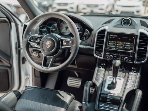 Used 2016 Porsche Cayenne S AWD/4WD image 7