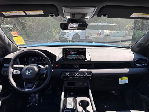 New 2025 Honda Pilot TrailSport image 35