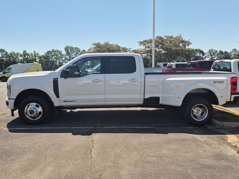 Certified 2025 Ford F350 Platinum AWD/4WD image 1