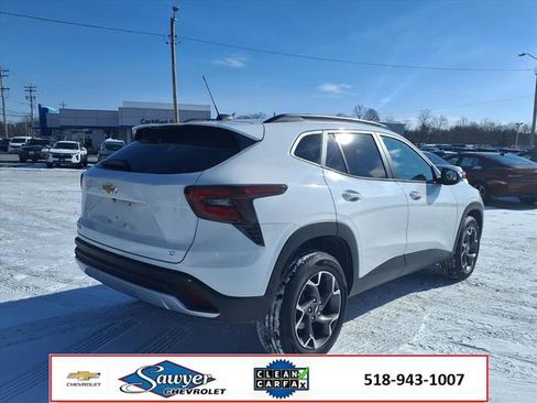 Used 2025 Chevrolet Trax LT w/ Driver Confidence Package image 7