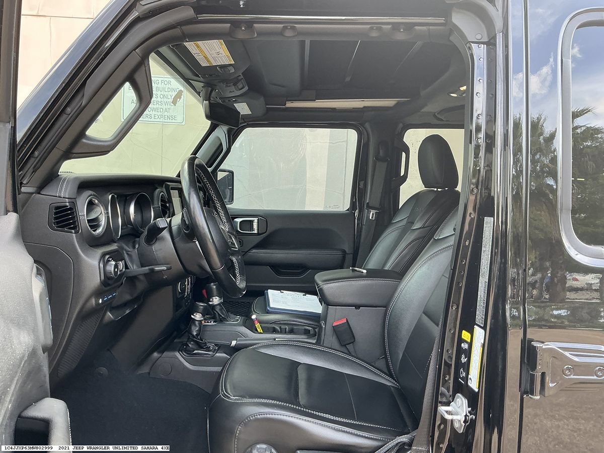 Used 2021 Jeep Wrangler Unlimited Sahara w/ Cold Weather Group AWD/4WD image 8
