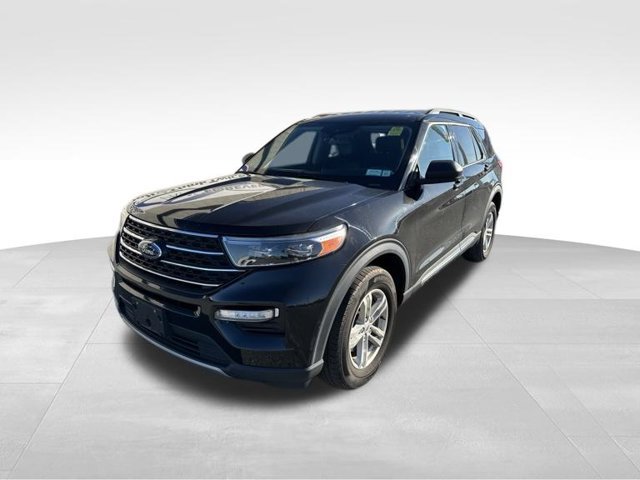 Used 2023 Ford Explorer XLT w/ Equipment Group 202A AWD/4WD image 4
