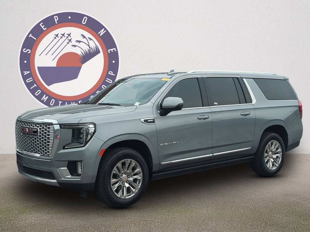 Used 2023 GMC Yukon XL Denali AWD/4WD image 2