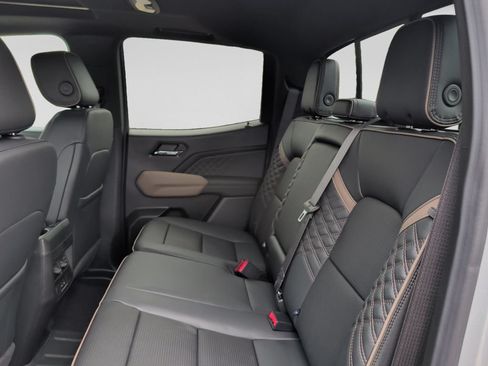 New 2026 GMC Canyon Denali AWD/4WD image 36