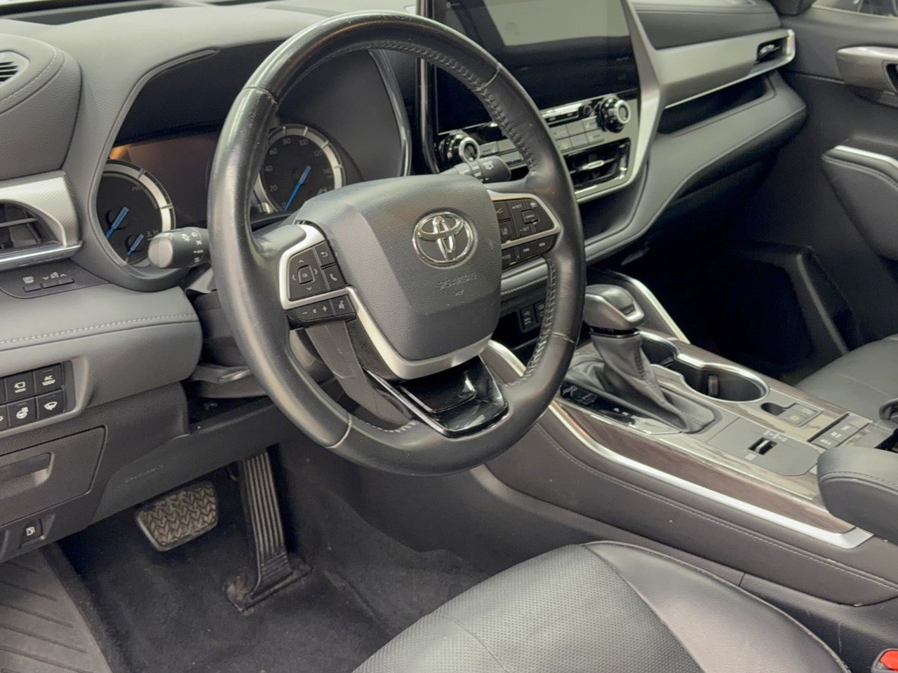 Used 2022 Toyota Highlander Platinum AWD/4WD image 4