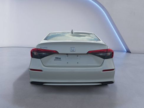 Used 2023 Honda Civic EX image 4