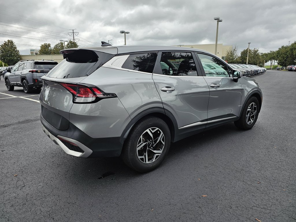 Used 2023 Kia Sportage LX FWD image 3
