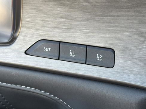 Certified 2025 Kia Sorento SX Prestige image 26