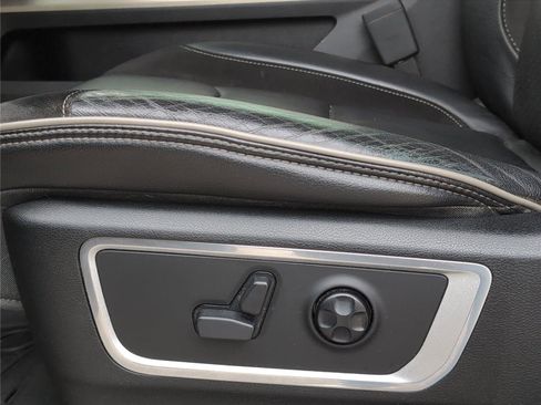 Used 2019 RAM 1500 Laramie image 14