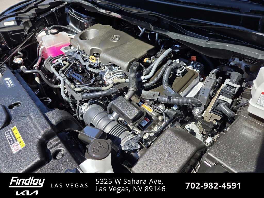 Used 2024 Toyota Sienna LE FWD image 21
