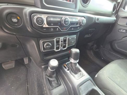 Used 2023 Jeep Gladiator Sport AWD/4WD image 18