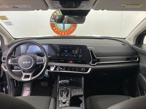 Used 2025 Kia Sportage LX AWD/4WD image 9