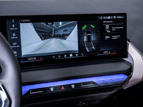 Used 2025 BMW X3 xDrive30i w/ Convenience Package image 23