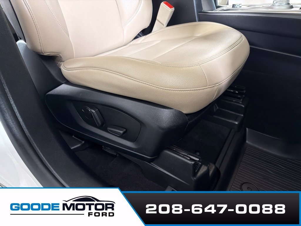Used 2020 Ford Explorer XLT w/ Equipment Group 202A AWD/4WD image 25