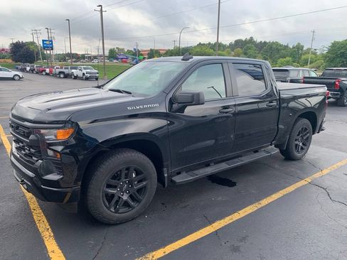 Used 2024 Chevrolet Silverado 1500 Custom AWD/4WD image 2