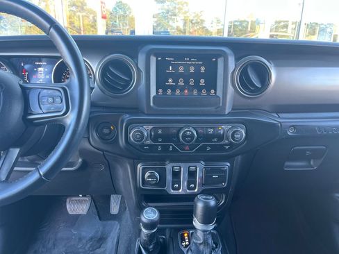 Used 2018 Jeep Wrangler Sport S image 18