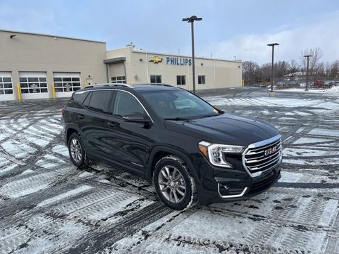 Certified 2022 GMC Terrain SLT w/ Infotainment Package II image 7