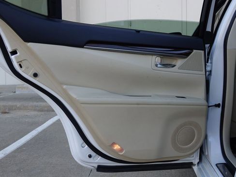 Used 2014 Lexus ES 350 image 37