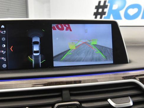 Used 2018 BMW 750i xDrive image 26