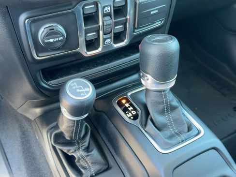 New 2025 Jeep Gladiator Sport image 17