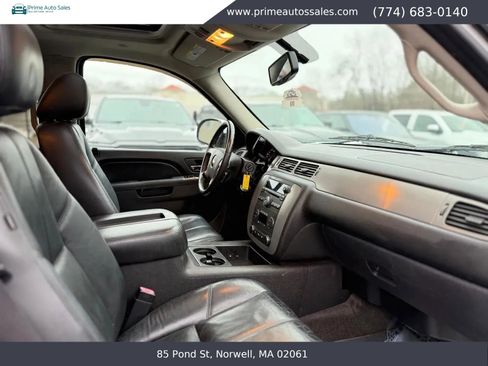 Used 2011 Chevrolet Tahoe LT w/ Luxury Package AWD/4WD image 11