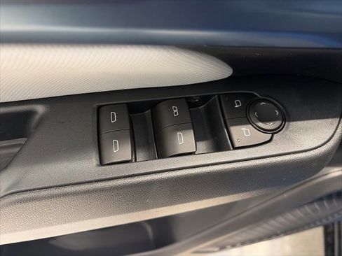 New 2026 Chevrolet Equinox EV LT image 9