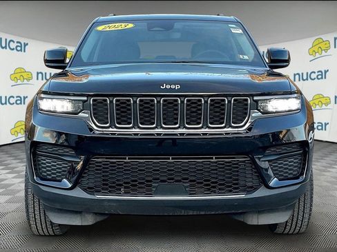 Used 2023 Jeep Grand Cherokee Laredo AWD/4WD image 2