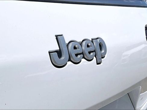 Used 2025 Jeep Grand Cherokee L Summit AWD/4WD image 29