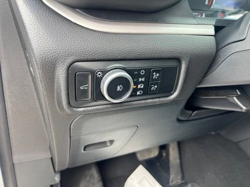 Certified 2024 Ford Explorer XLT w/ Equipment Group 202A AWD/4WD image 8
