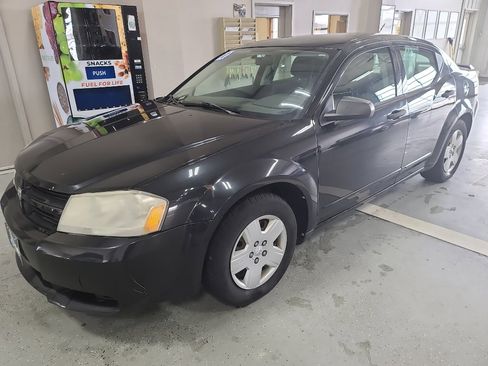 Used 2010 Dodge Avenger SXT image 2
