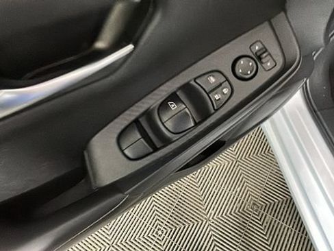 Used 2023 Nissan Sentra SV FWD image 11