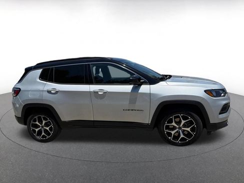 Used 2025 Jeep Compass Limited AWD/4WD image 15