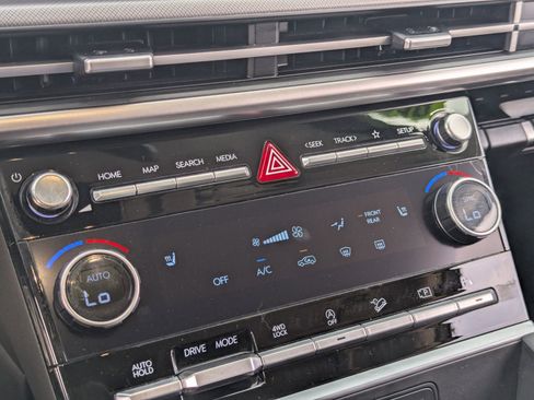 Used 2025 Hyundai Santa Fe SEL image 24