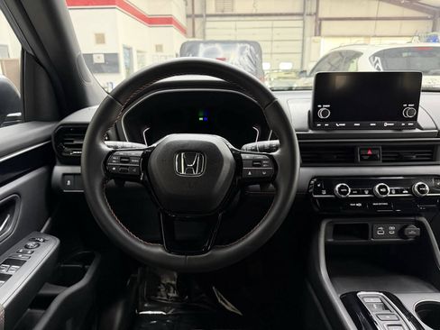 Used 2025 Honda Pilot Sport image 22