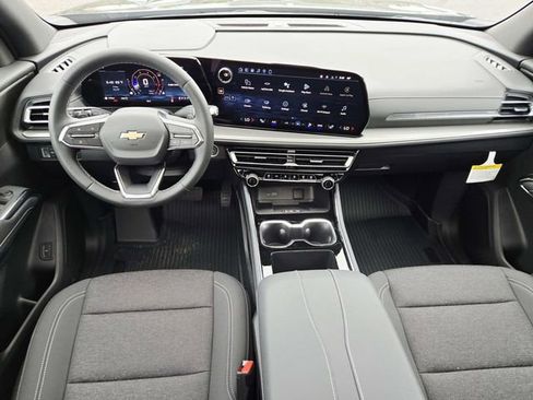 New 2026 Chevrolet Traverse LT w/ Sun and Wheel Package AWD/4WD image 7