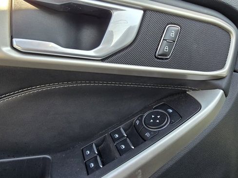 Used 2023 Ford Explorer XLT w/ Equipment Group 202A image 17