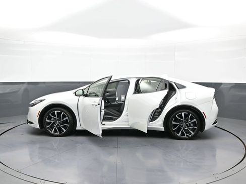 Used 2024 Toyota Prius Prime FWD image 42