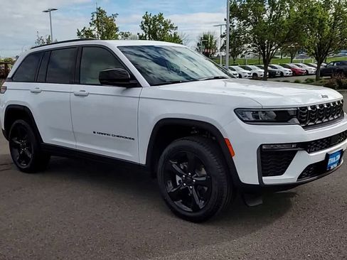 New 2026 Jeep Grand Cherokee Limited AWD/4WD image 2