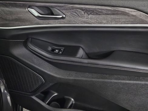 Used 2024 Jeep Grand Cherokee L Limited w/ Luxury Tech Group II image 34