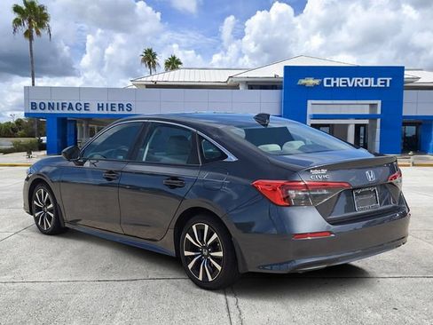 Used 2023 Honda Civic EX image 3