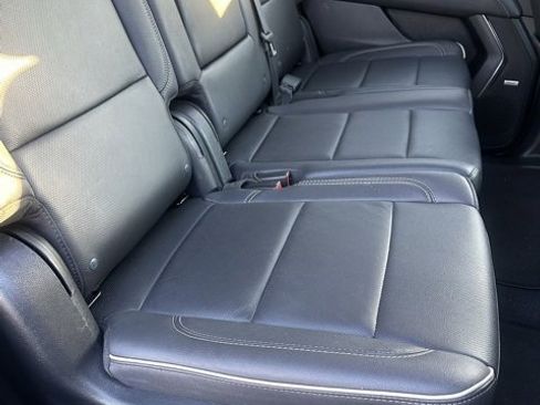 Used 2023 GMC Yukon SLT image 8