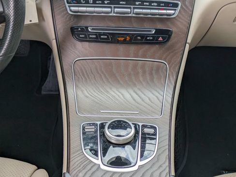 Used 2018 Mercedes-Benz GLC 300 4MATIC image 19