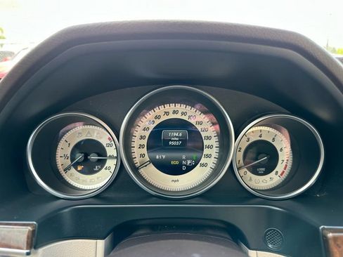 Used 2014 Mercedes-Benz E 550 4MATIC Sedan image 16