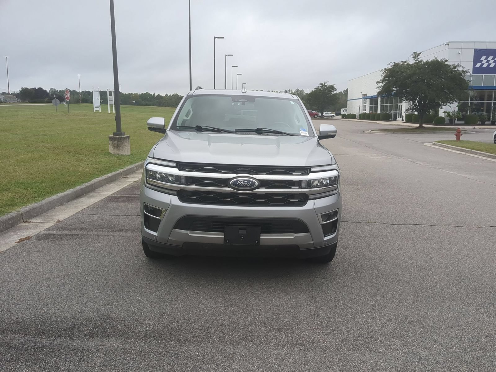 Used 2024 Ford Expedition Limited RWD image 8